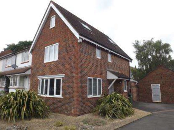 4 Bedroom End of Ter...